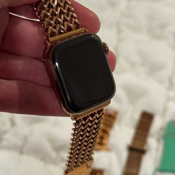 Apple Watch with Gold Band - Picture 9 of 12